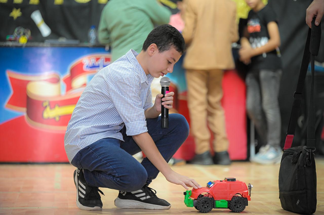 Children learning robotics and programming at Mokhtareon